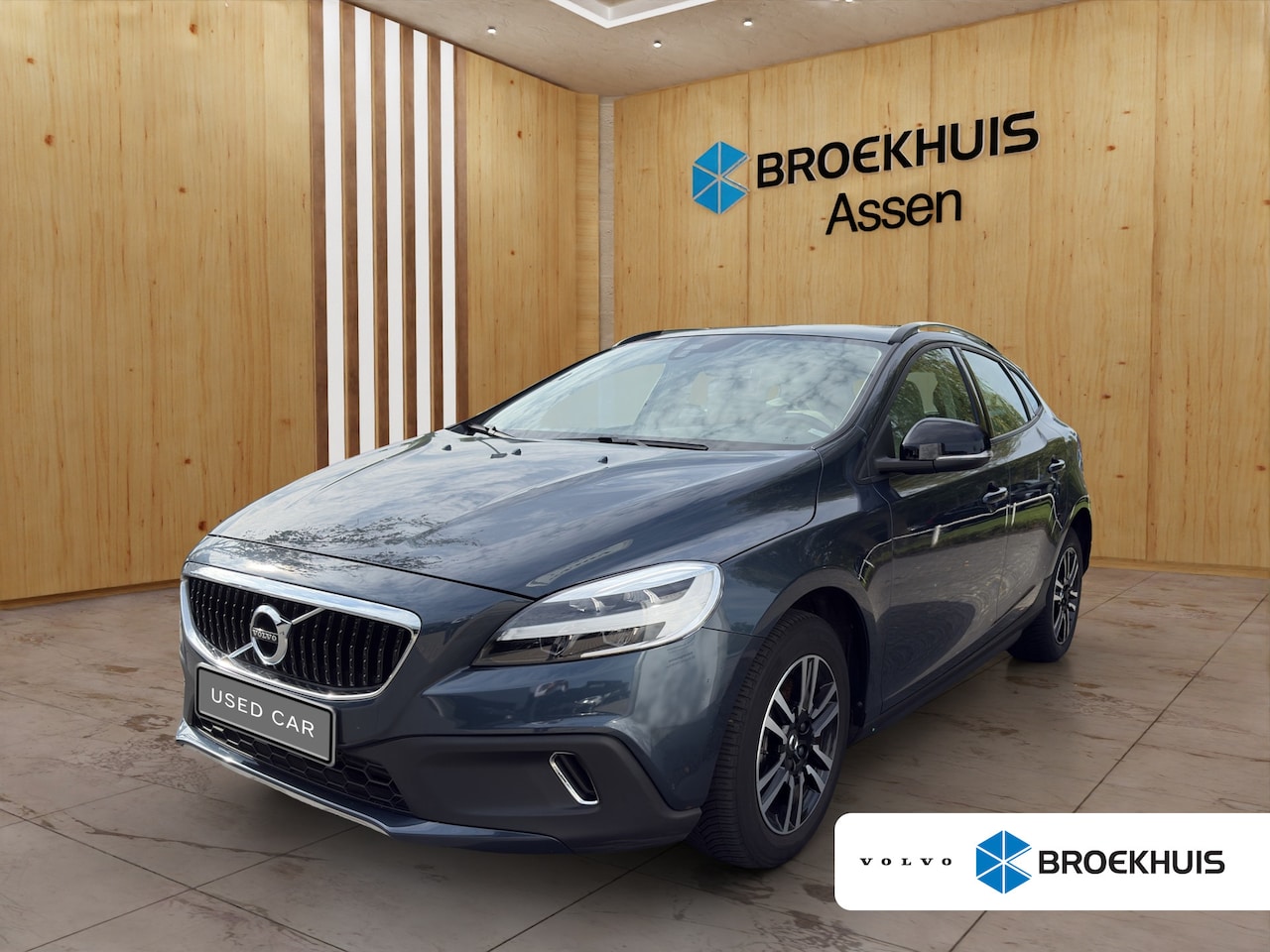 Volvo V40 Cross Country - 1.5 T3 Edition+ | Verwarmde Voorstoelen | Camera | Cruise Control | DAB | Parkeersensoren - AutoWereld.nl