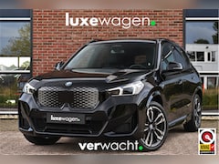 BMW iX1 - xDrive30 M-Sport Pano ACC Trekh E-zetels HUD H/K Massage