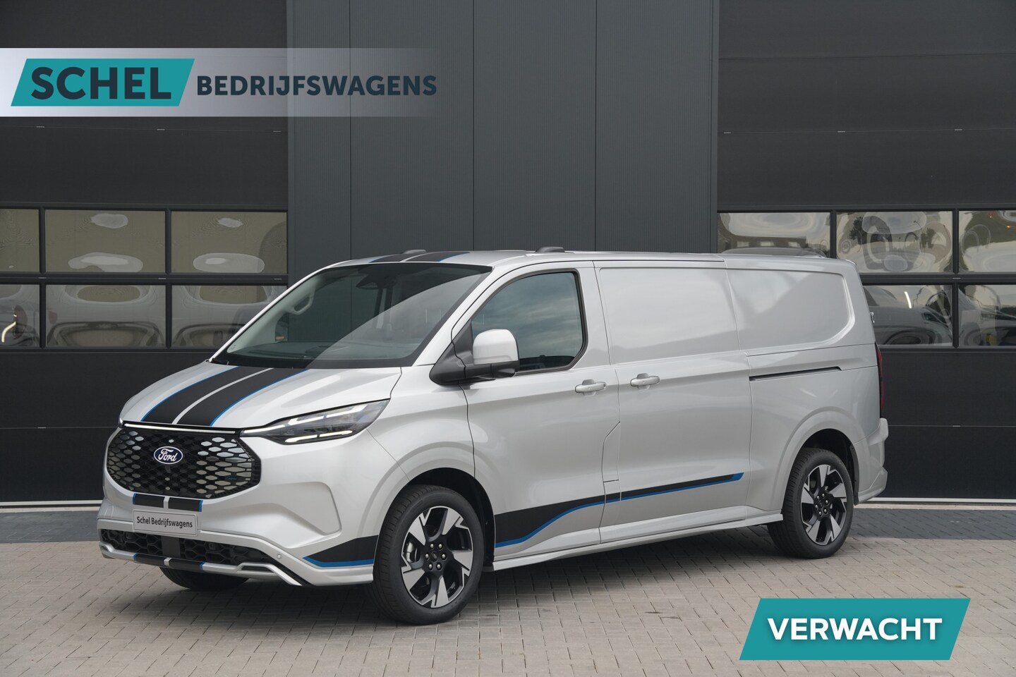 Ford Transit Custom - E-Transit 340 L2H1 Sport 71 kWh 218pk - 2x Schuif - ACC - B&O - Navi - Stoel/Stuurverwarmi - AutoWereld.nl