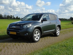 Toyota RAV4 - 2.2 D4-D D-CAT Executive Grijs kenteken