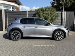 Peugeot 208 - GT 1.2 Hybrid 145PK e-DCS6 Automaat Navigatie, Achteruitrijcamera, Keyless, Alcantara, Sto
