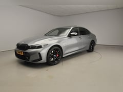 BMW 3-serie - Sedan 320e | M-Sportpakket | LED | Leder | Navigatie | Schuifdak | Sportstoelen | Stoelver