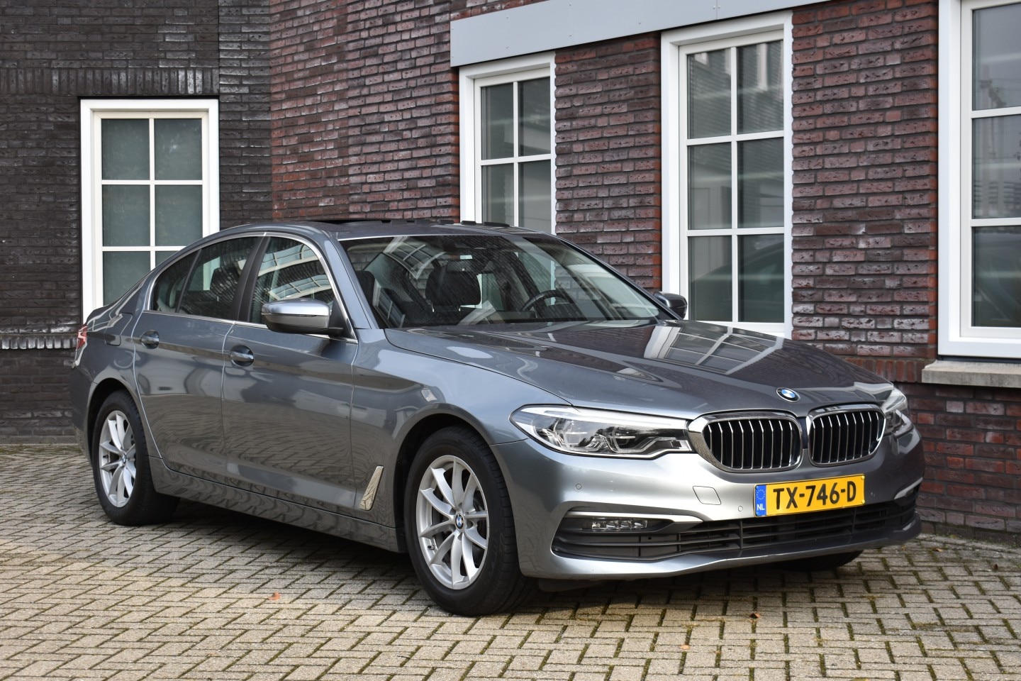 BMW 5-serie - 520 Schuifdak/Comfortstoelen leder Wij zijn op afspraak geopend! Graag bellen voor uw koms - AutoWereld.nl