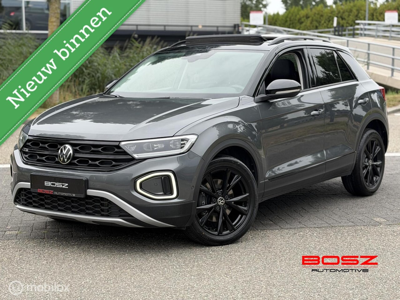 Volkswagen T-Roc - 1.5 TSI DSG PANO IQ LANE KEYLESS R-LINE - AutoWereld.nl