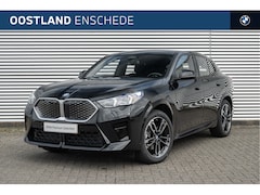 BMW iX2 - xDrive30 M Sport / Sportstoelen / Stoelverwarming / PDC