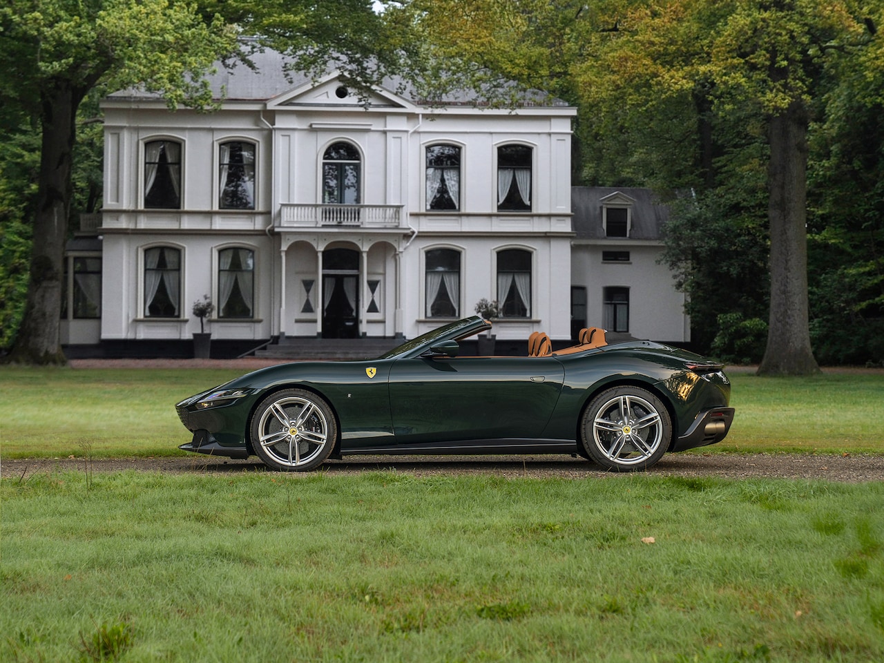 Ferrari Roma Spider - 3.9 V8 | Full carbon - AutoWereld.nl