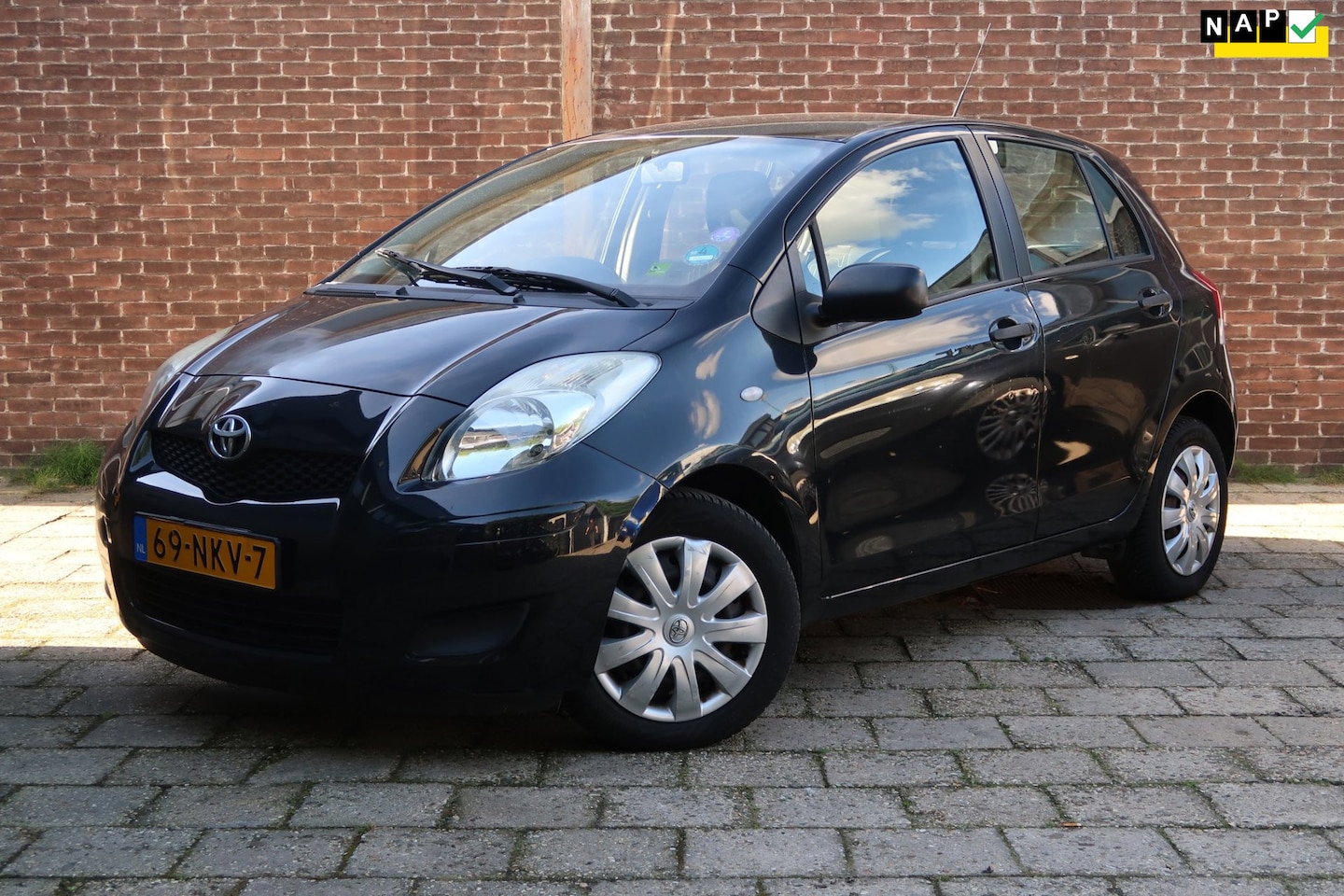 Toyota Yaris - 1.3 VVTi Comfort *Rijklaarprijs *Airco *NAP - AutoWereld.nl