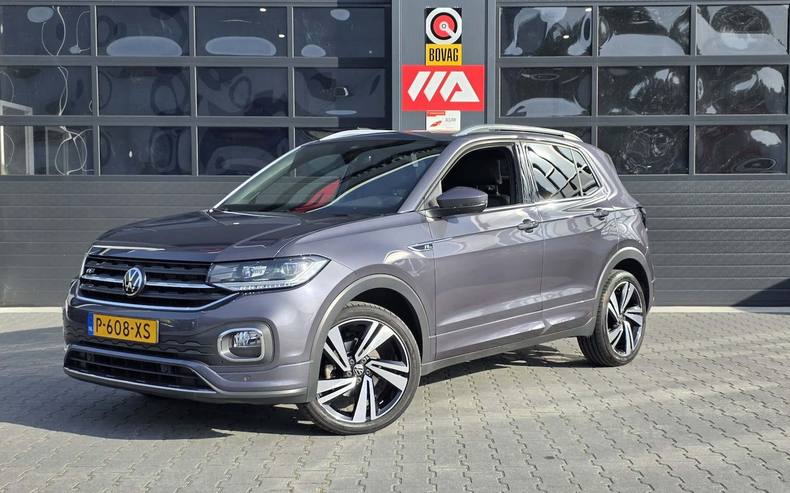 Volkswagen T-Cross - 1.0 TSI R-Line | CAMERA | ADAPTIVE | CARPLAY | CLIMA | 18 INCH | KEYLESS - AutoWereld.nl