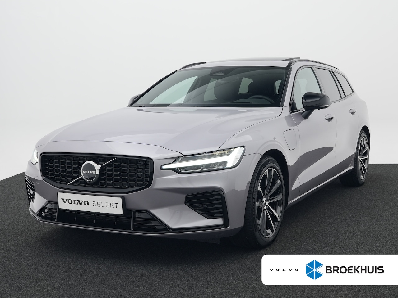 Volvo V60 - T8 Recharge AWD Plus Dark | 455pk | Head-Up | 360° | Panoramadak | Harman/Kardon | Sportst - AutoWereld.nl