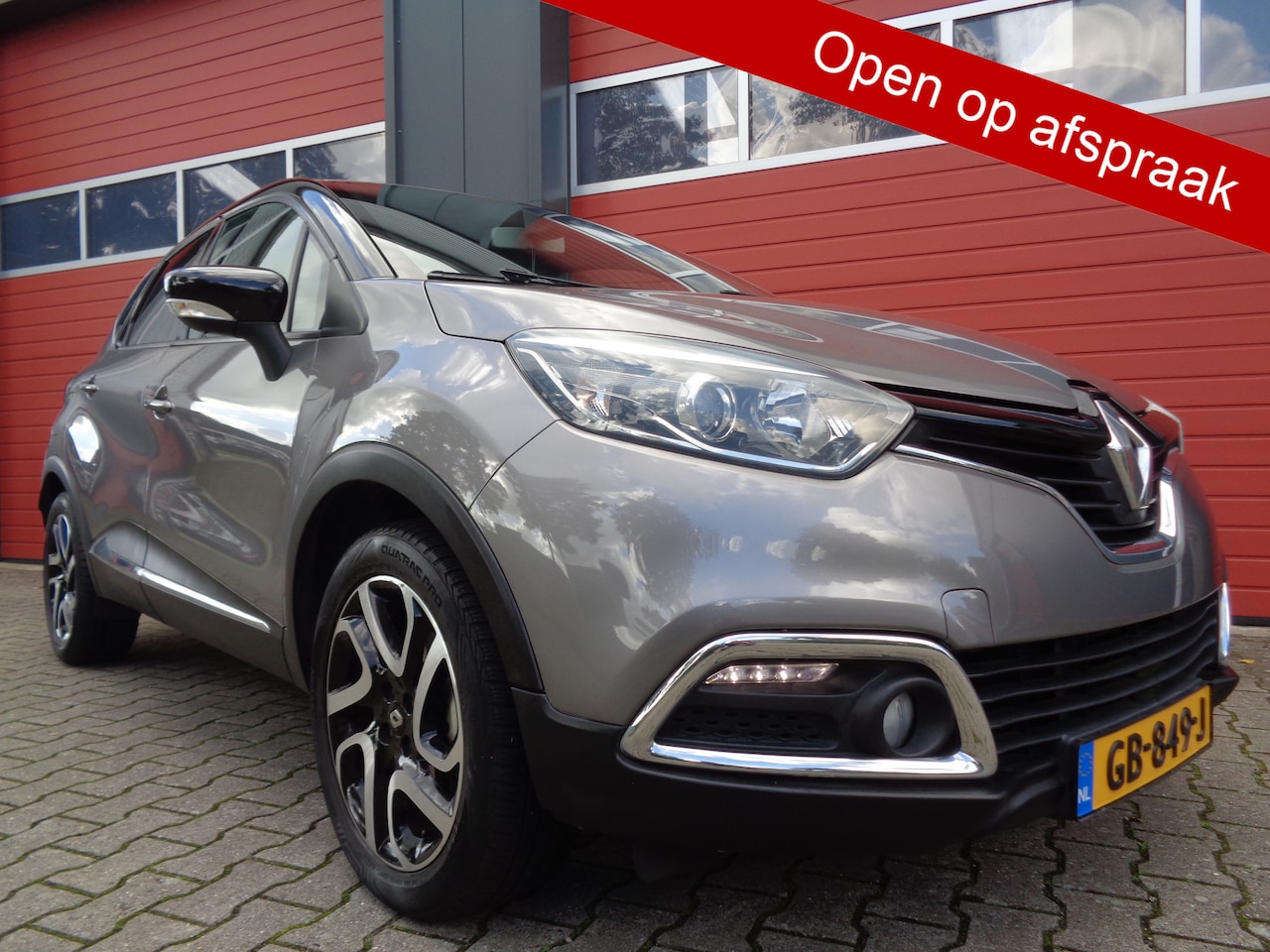 Renault Captur - 1.2 TCe Dynamique 120PK Automaat clima Navi Cruise Trekhaak Achteruitrijcamera NL-Auto - AutoWereld.nl