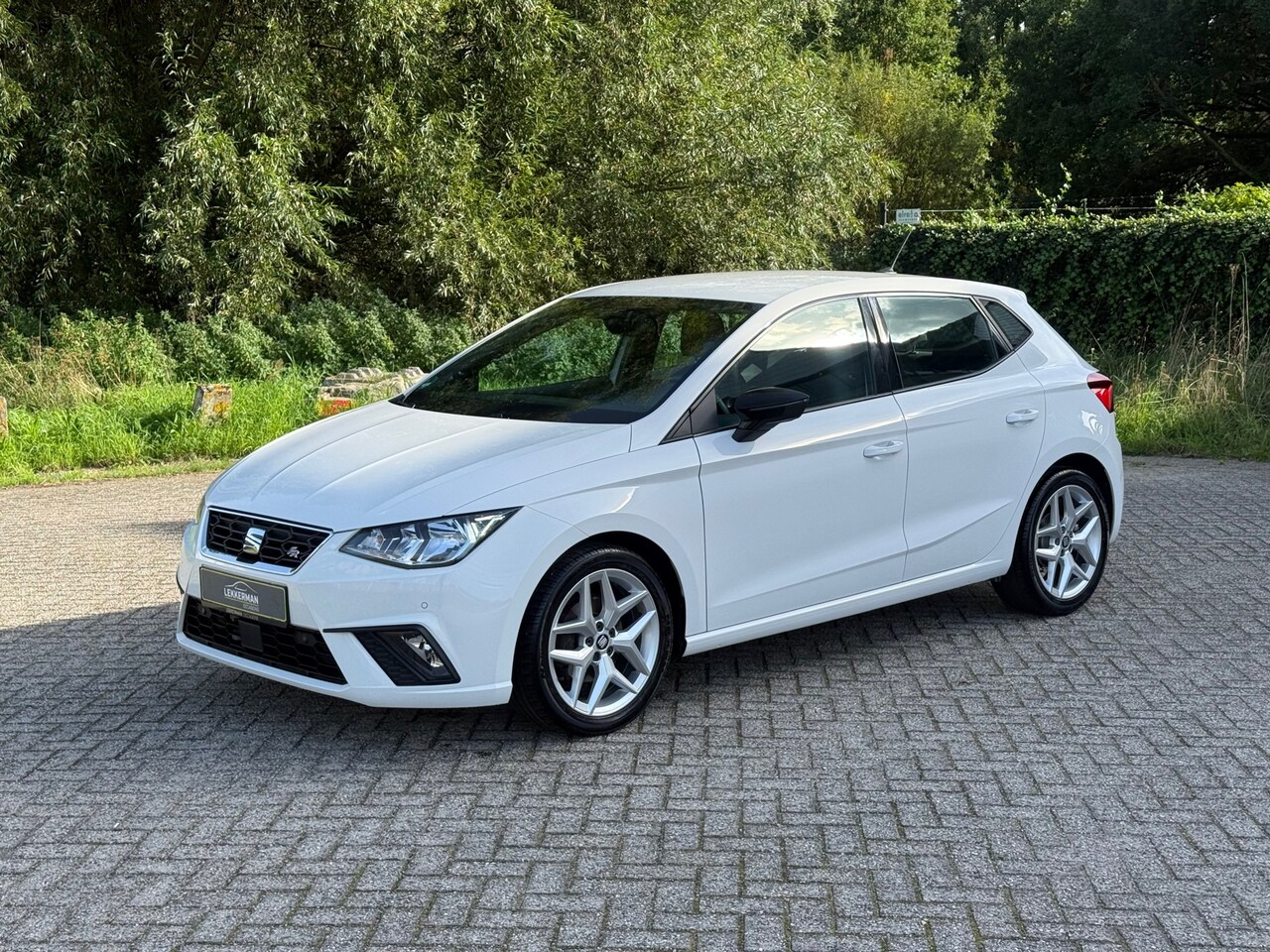 SEAT Ibiza - 1.0 TSI FR 116PK I CAMERA I CARPLAY I VIRTUAL DASH I 6BAK I CRUISE - AutoWereld.nl