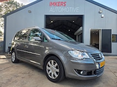 Volkswagen Touran - 2.0 TDI Highline AUT