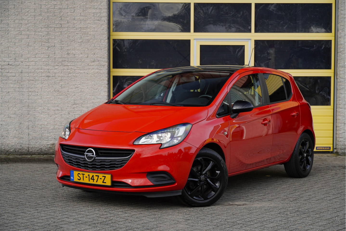 Opel Corsa - 1.4 5drs Black Edition BJ2018 Lmv 16" | Led | Pdc | App-Connect | Navi | Airco | Cruise co - AutoWereld.nl