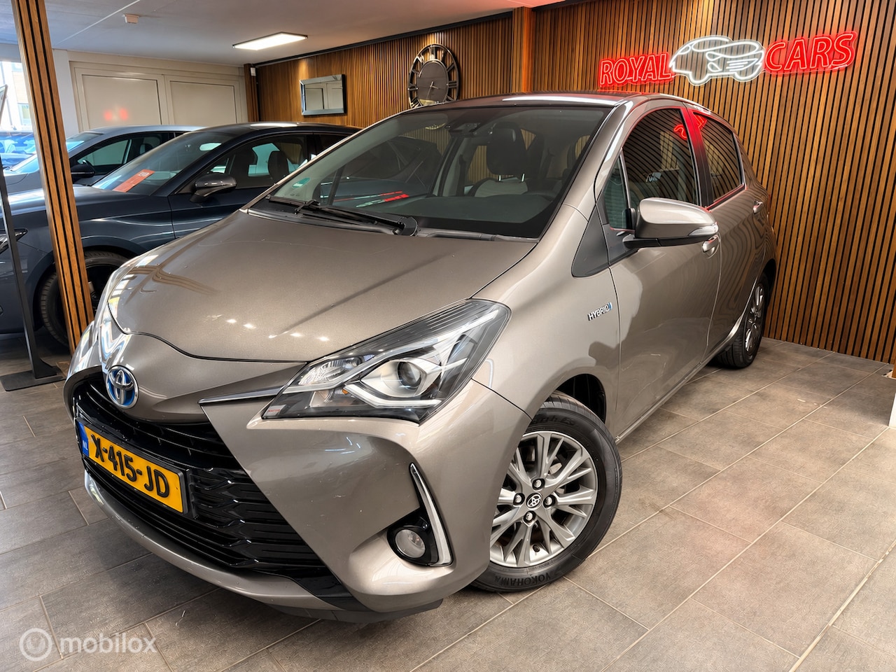 Toyota Yaris - 1.5 Hybrid Executive|Dealer Onderhouden - AutoWereld.nl