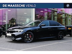 BMW 3-serie - 318i M Sport Automaat / Trekhaak / Sportstoelen / Achteruitrijcamera / M Sportonderstel /