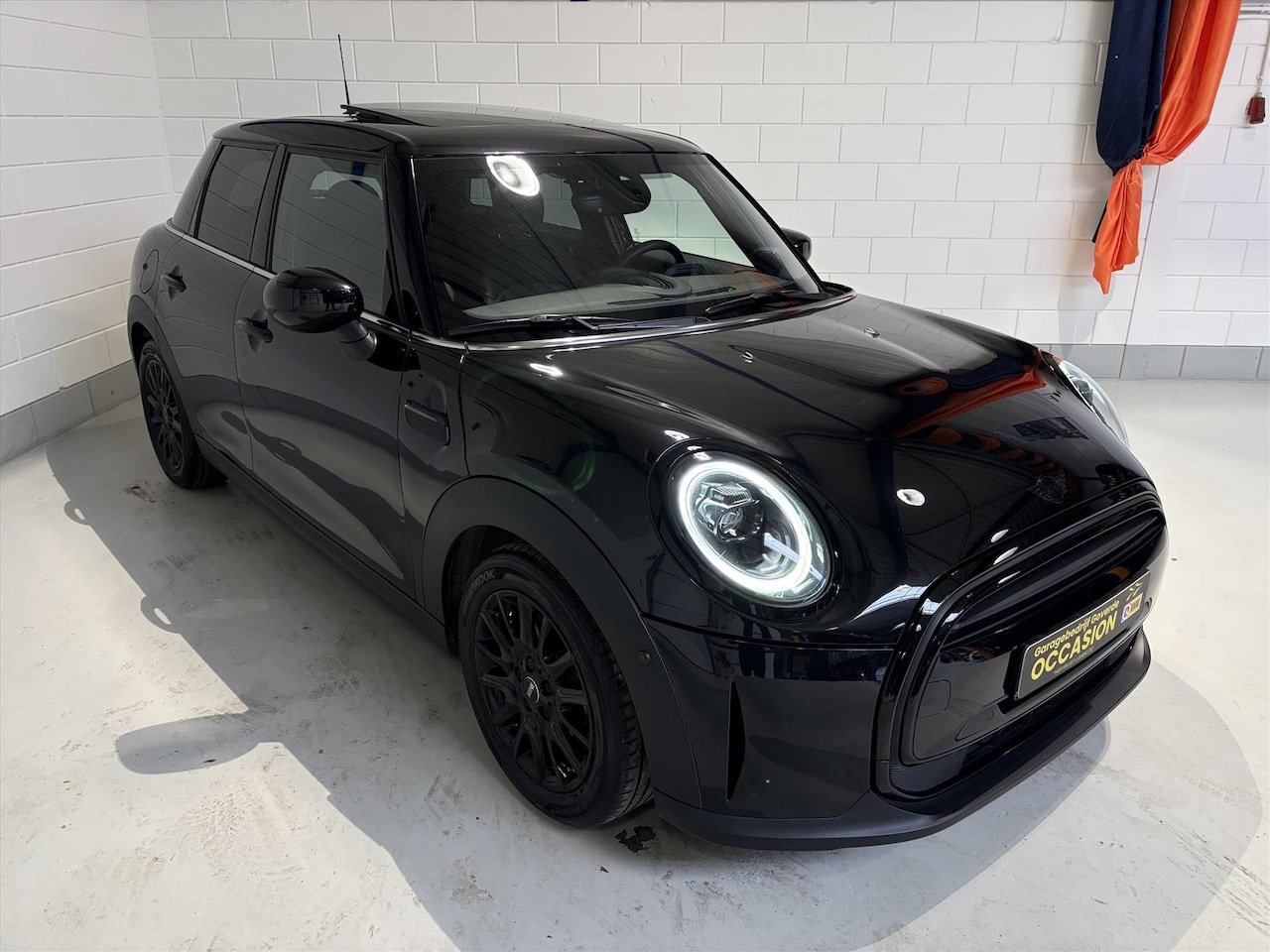 MINI 5-Deurs - Mini (f55) Cooper, 1.5T 136pk AUT7, Pano, H/K, Led, Camera - AutoWereld.nl