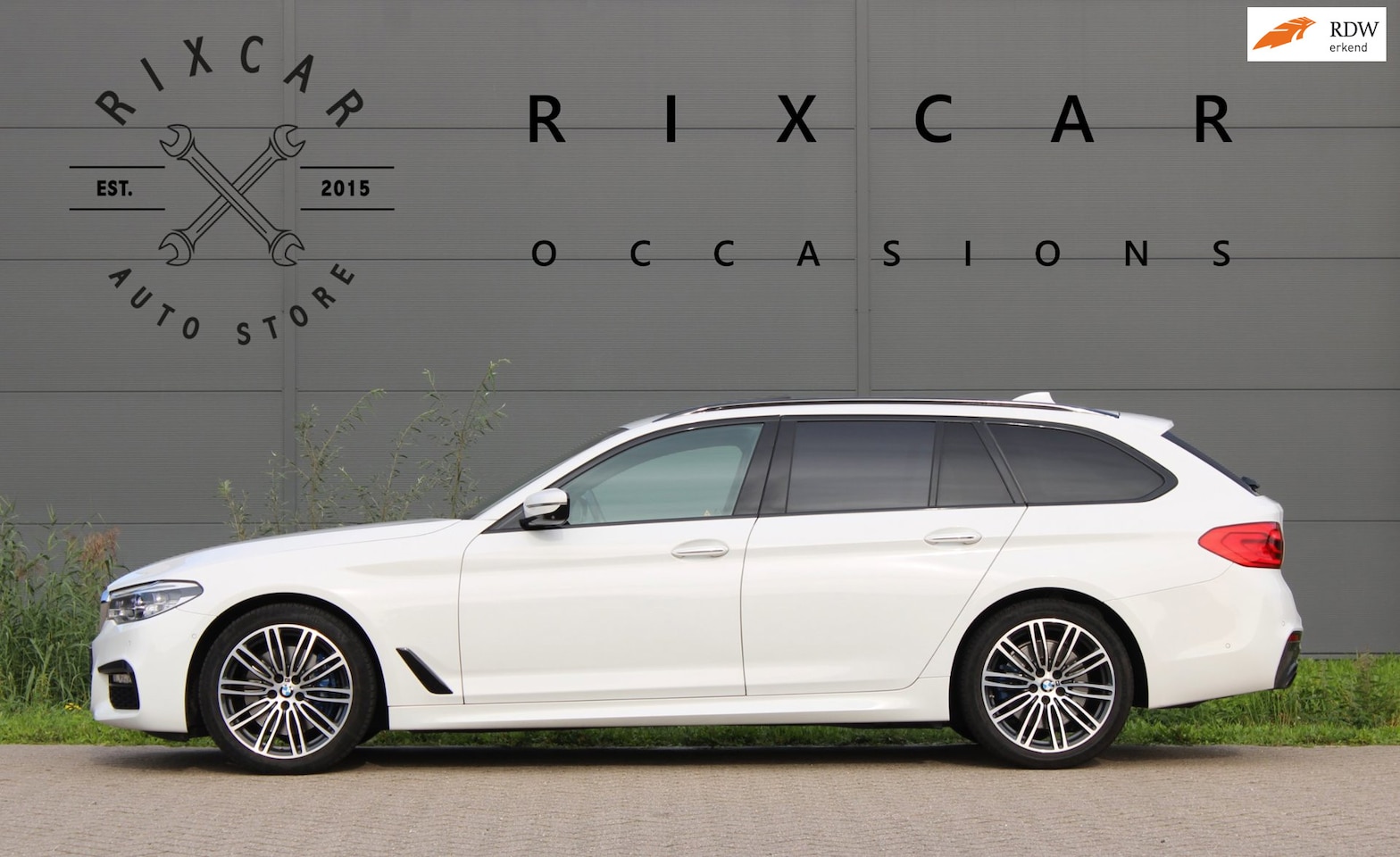 BMW 5-serie Touring - 530i xDrive HighExecutive Panodak Stoelkoeling 4WielSturing !!NIEUWBINNEN!! - AutoWereld.nl
