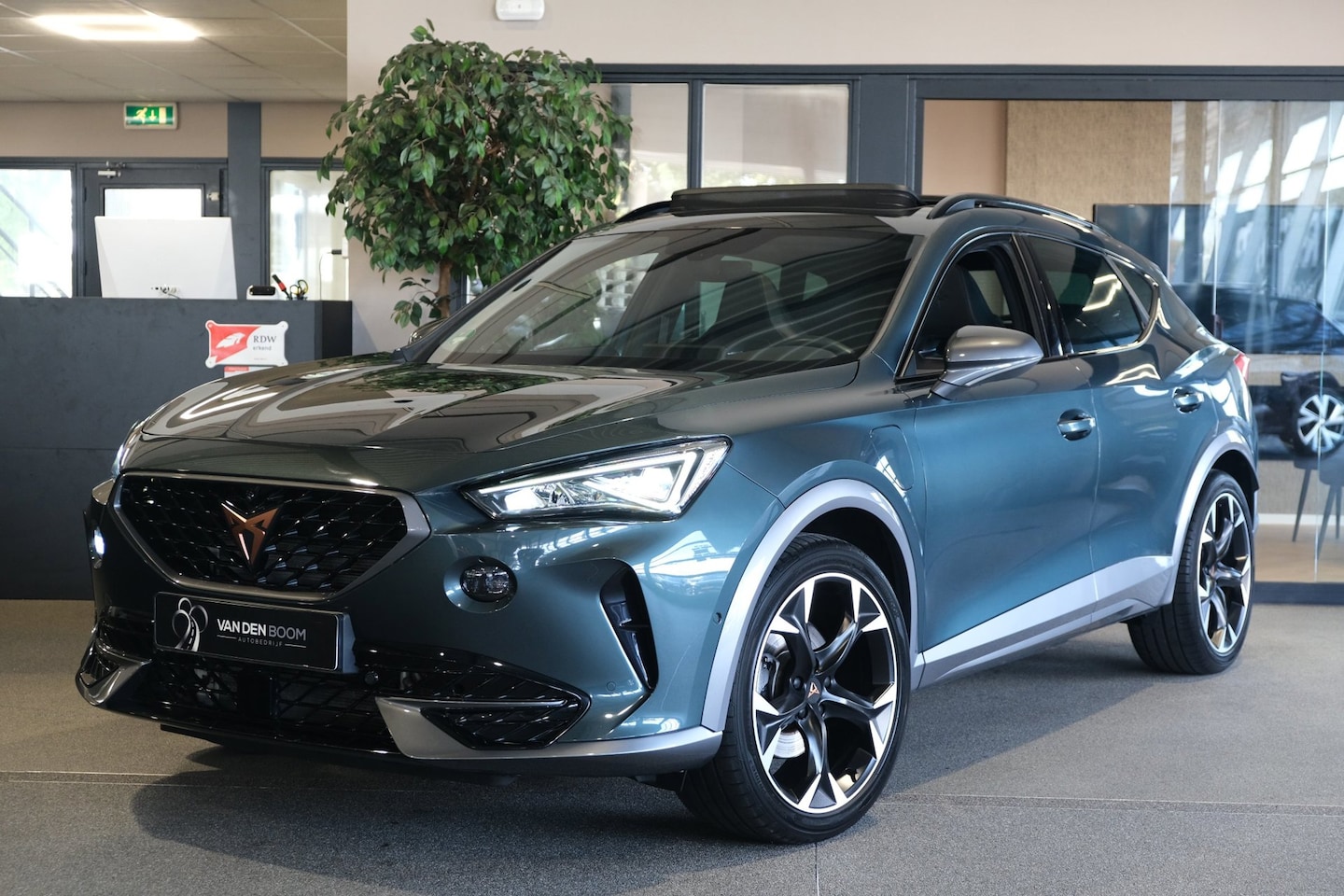 CUPRA Formentor - 1.4 e-Hybrid Performance 204PK Pano Volleder 360Cam Elek Achterklep Memory Stoel - AutoWereld.nl