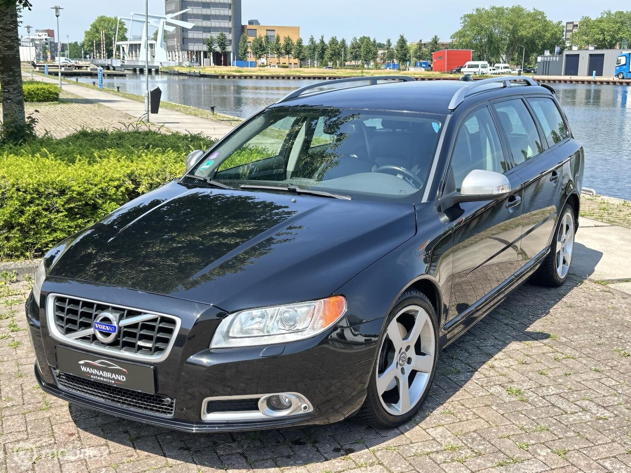 Volvo V70 - R-Design Automaat | Liefhebbersauto | Bomvol - AutoWereld.nl