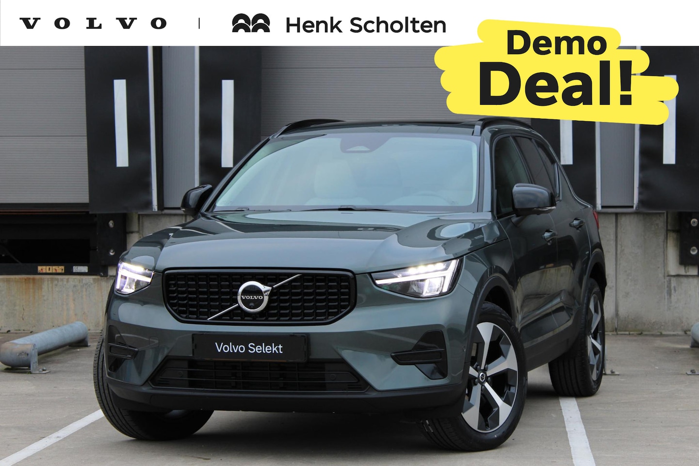 Volvo XC40 - B4 Plus Dark | DEMO DEAL | Panoramadak | Elektrisch Verstelbare Voorstoelen | Getint Glas - AutoWereld.nl