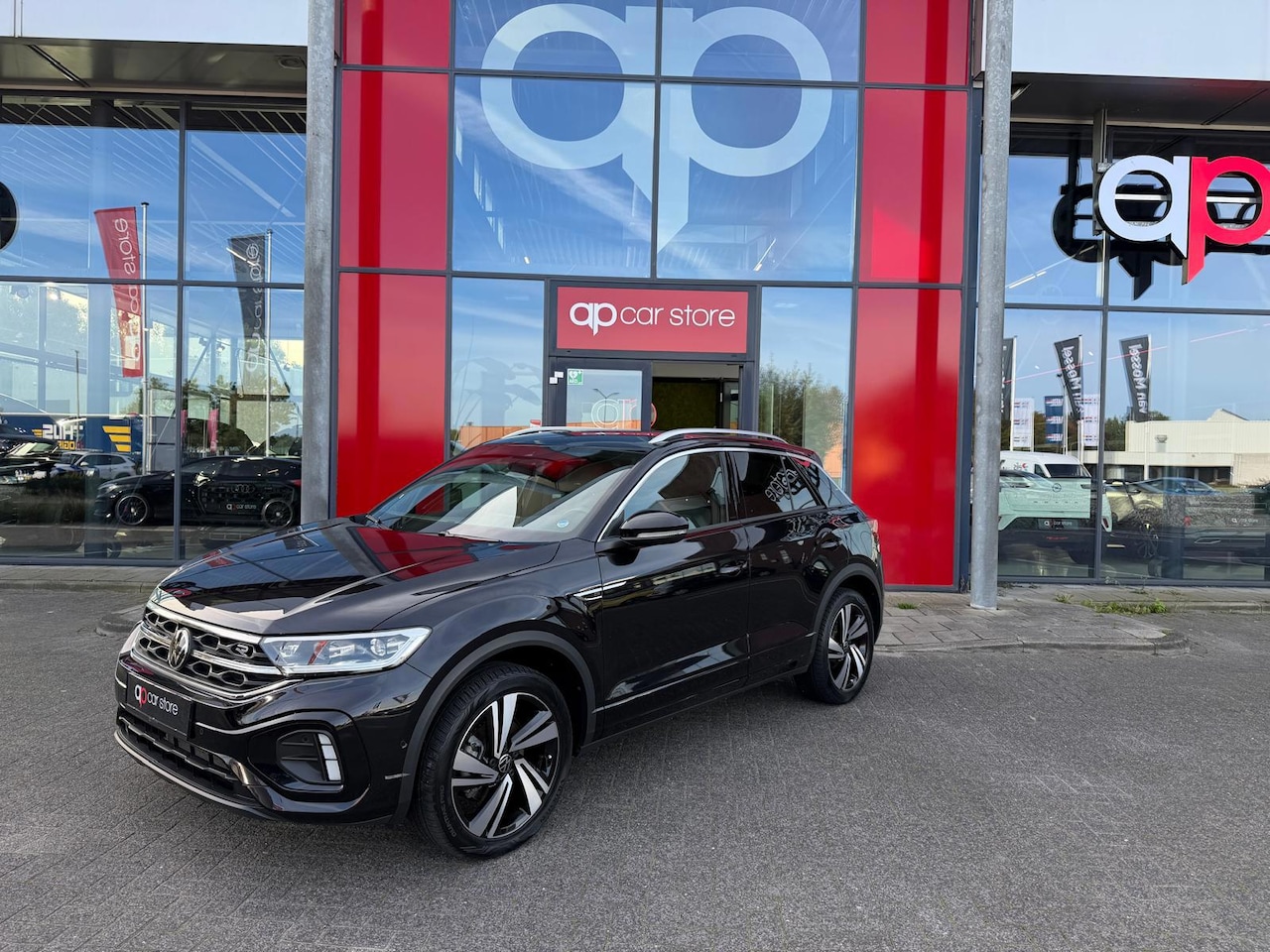 Volkswagen T-Roc - 1.5 TSI 3 X R-Line DSG-7 | Camera | Parksens | IQ-Lights | Stoelverwarming | Keyless | Car - AutoWereld.nl