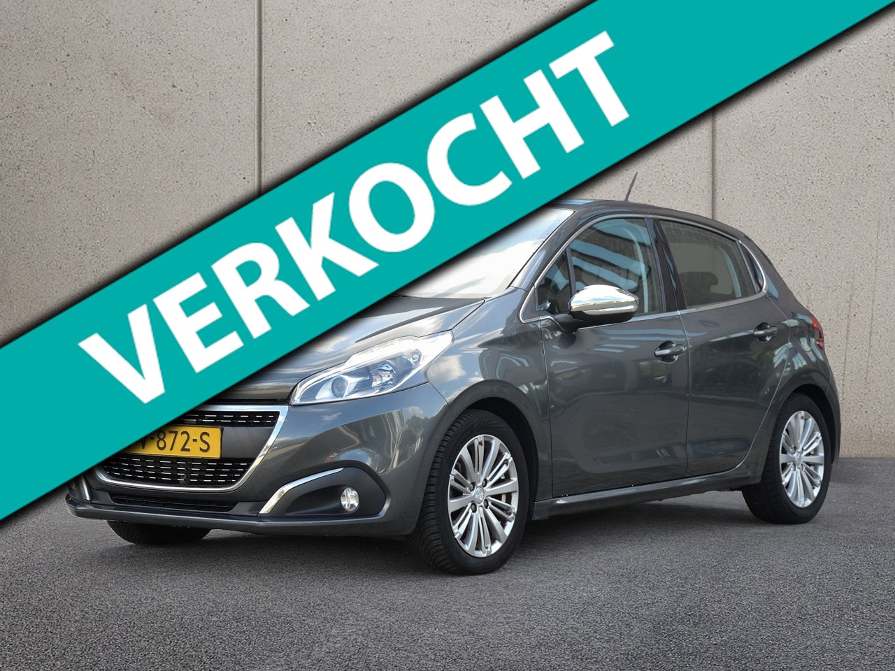 Peugeot 208 - 1.2 PureTech Blue Lease Executive | Navigatie | Cruise Control | Parkeersensoren - AutoWereld.nl
