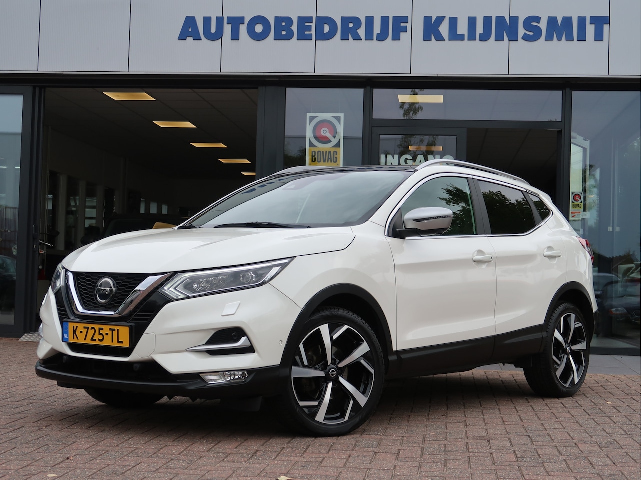Nissan Qashqai - 1.3 DIG-T Tekna + | Panorama | Leder | Trekhaak | Bose Audio | Camera's | - AutoWereld.nl
