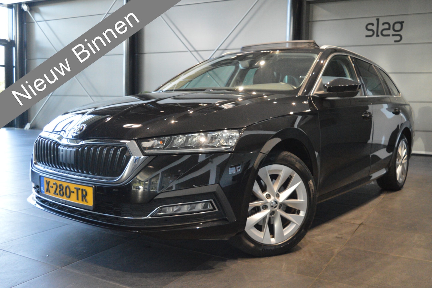 Skoda Octavia Combi - 2.0 TDI STYLE navi pano cruise trekhaak 17 inch 150 pk !! - AutoWereld.nl