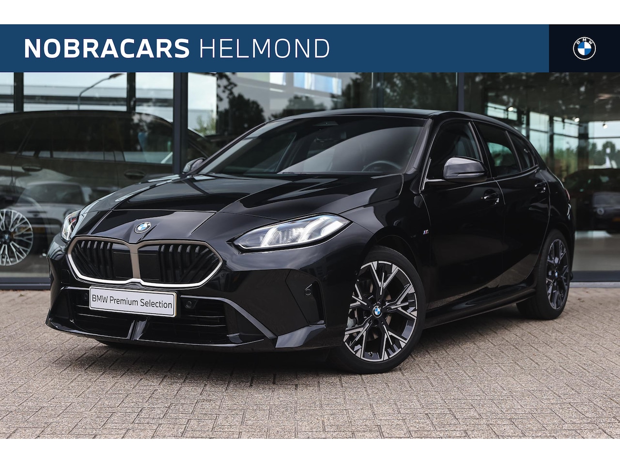 BMW 1-serie - 120 M Sport Automaat / Sportstoelen / M Adaptief onderstel / Achteruitrijcamera / PDC - AutoWereld.nl