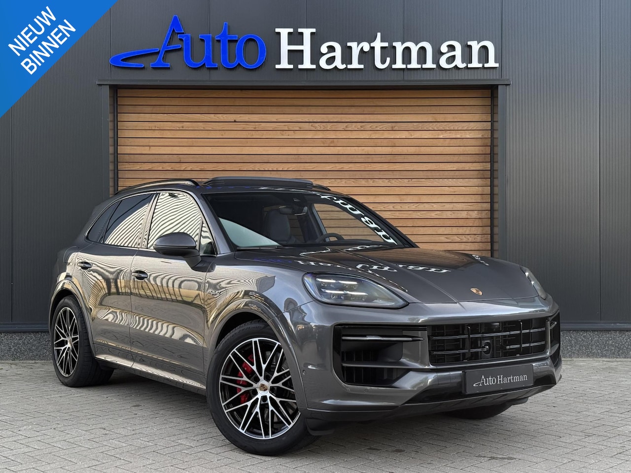 Porsche Cayenne - 3.0 S E-Hybrid 4W-BESTURING|PASSENGER-DISPLAY|SPORTUITLAAT|HEAD-UP|TREKHAAK - AutoWereld.nl