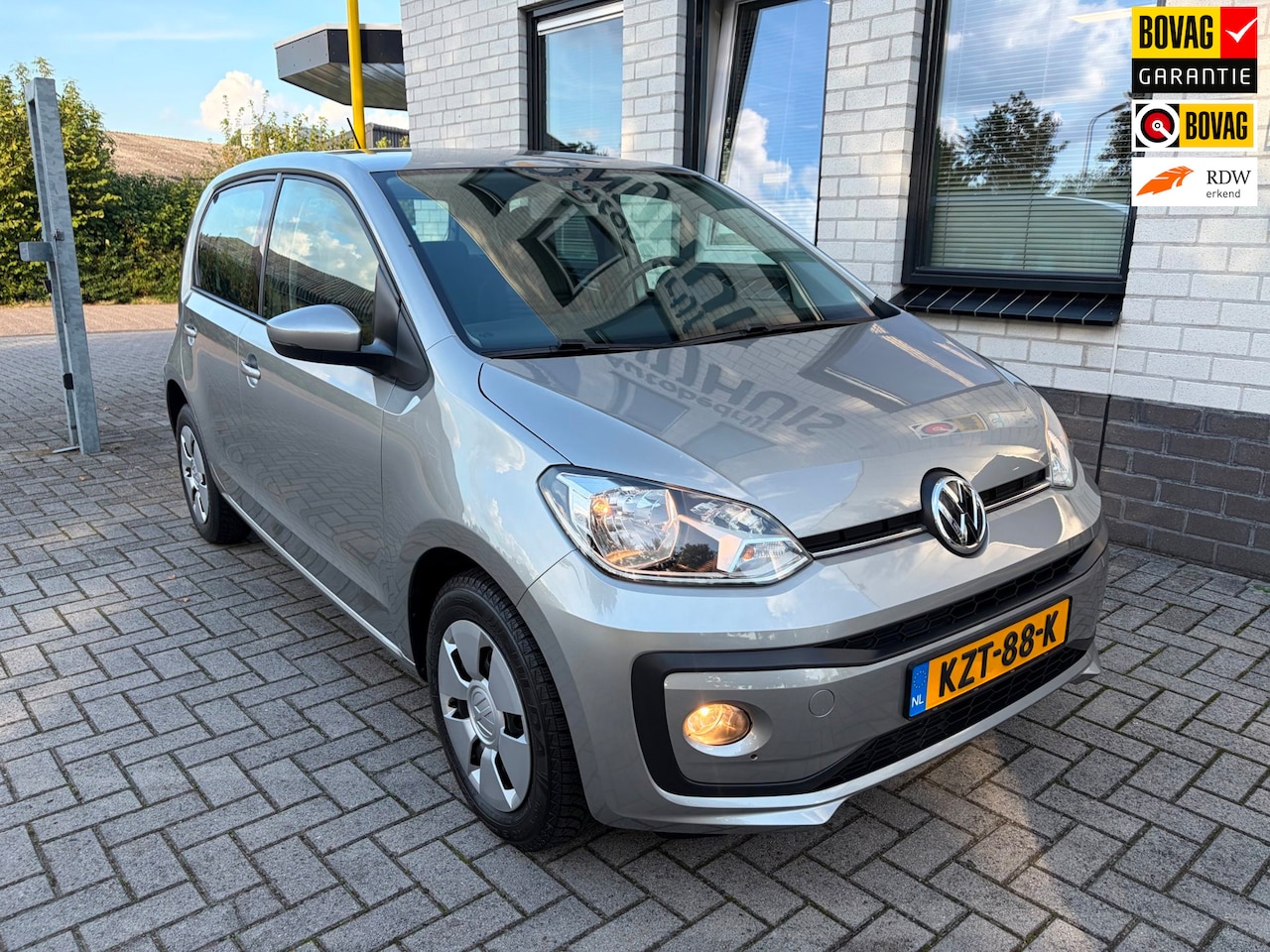 Volkswagen Up! - 1.0 BMT up! beats / PDC Achter / Handsfree / Airco / Cruise controle / Stoelverwarming - AutoWereld.nl