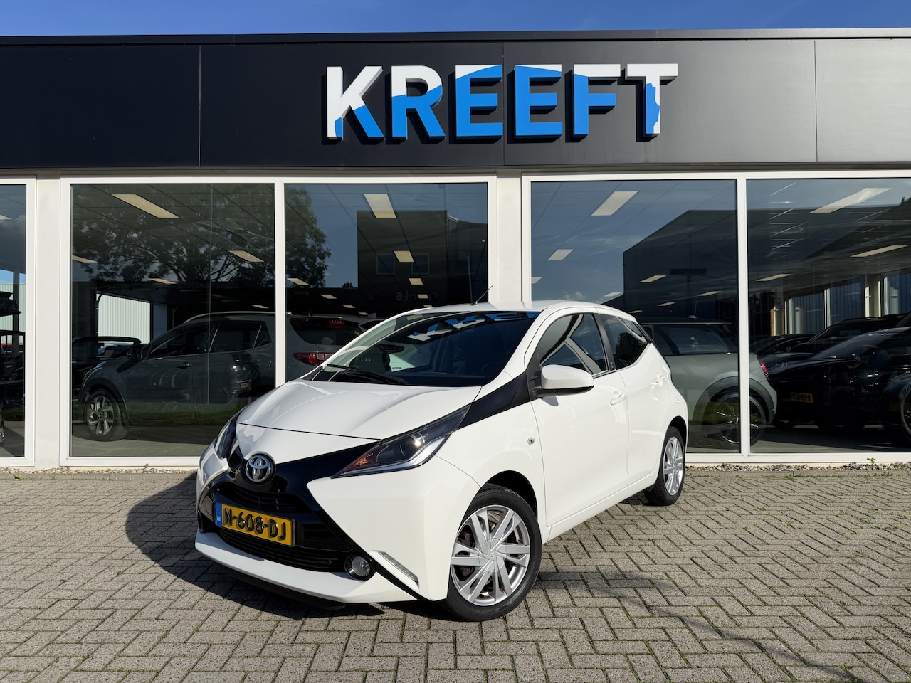 Toyota Aygo - 1.0 VVT-i x-play Airco - AutoWereld.nl