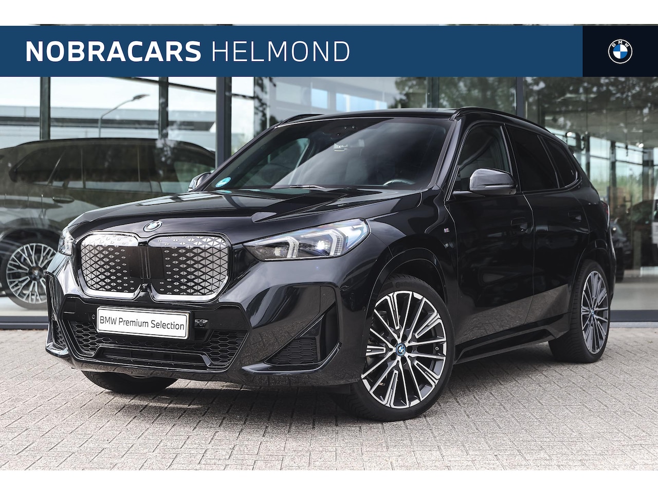 BMW iX1 - xDrive30 M Sport / Trekhaak / Panoramadak / Comfort Access / Sportstoelen / Head-Up / Har - AutoWereld.nl
