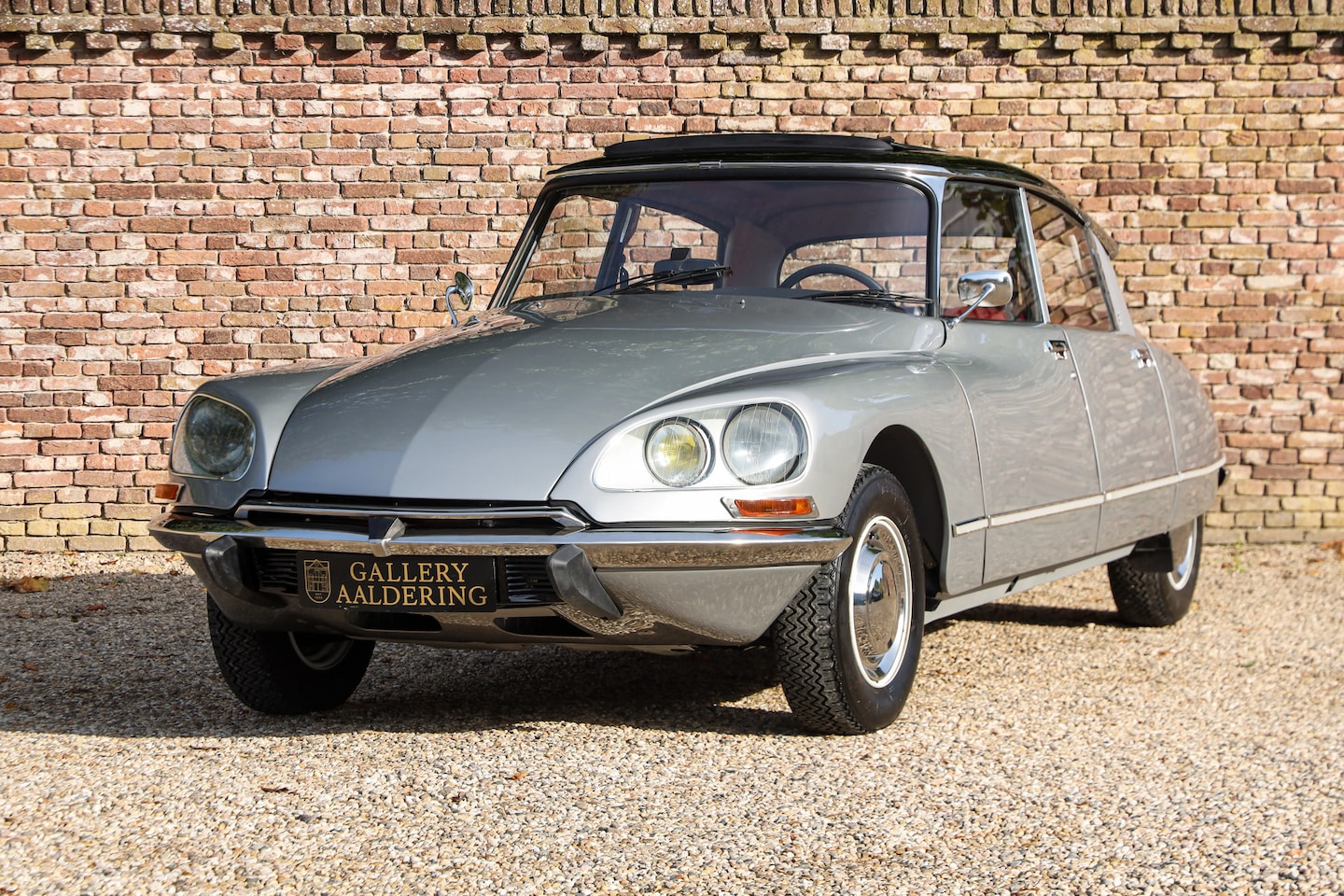 Citroën DS - DS20 "Fully restored" "Fully restored" - Nut and Bolt Restoration with passion and experti - AutoWereld.nl