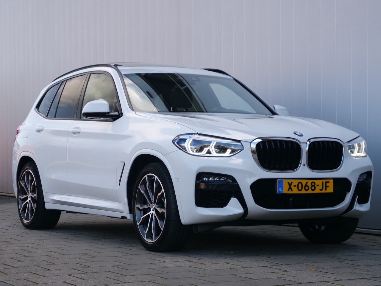 BMW X3 - xDrive30e High Executive 292 Pk Automaat M-Pakket / Navi / DAB / Apple Carplay / 360 camer - AutoWereld.nl