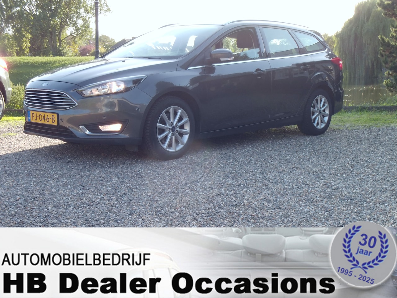 Ford Focus Wagon - 1.5 Titanium - Airco - Navigatie - 6 Bak - AutoWereld.nl