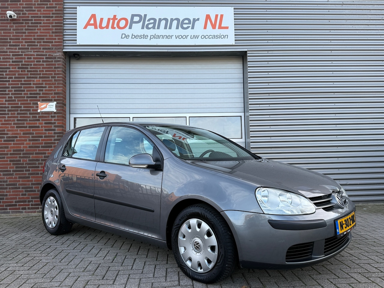 Volkswagen Golf - V 1.6 Trendline! 5-Drs! Airco! Automaat! - AutoWereld.nl