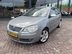 Volkswagen Polo - 1.4-16V Sportline Airco|Stoelverwarming|Leer|Climate|5DRS