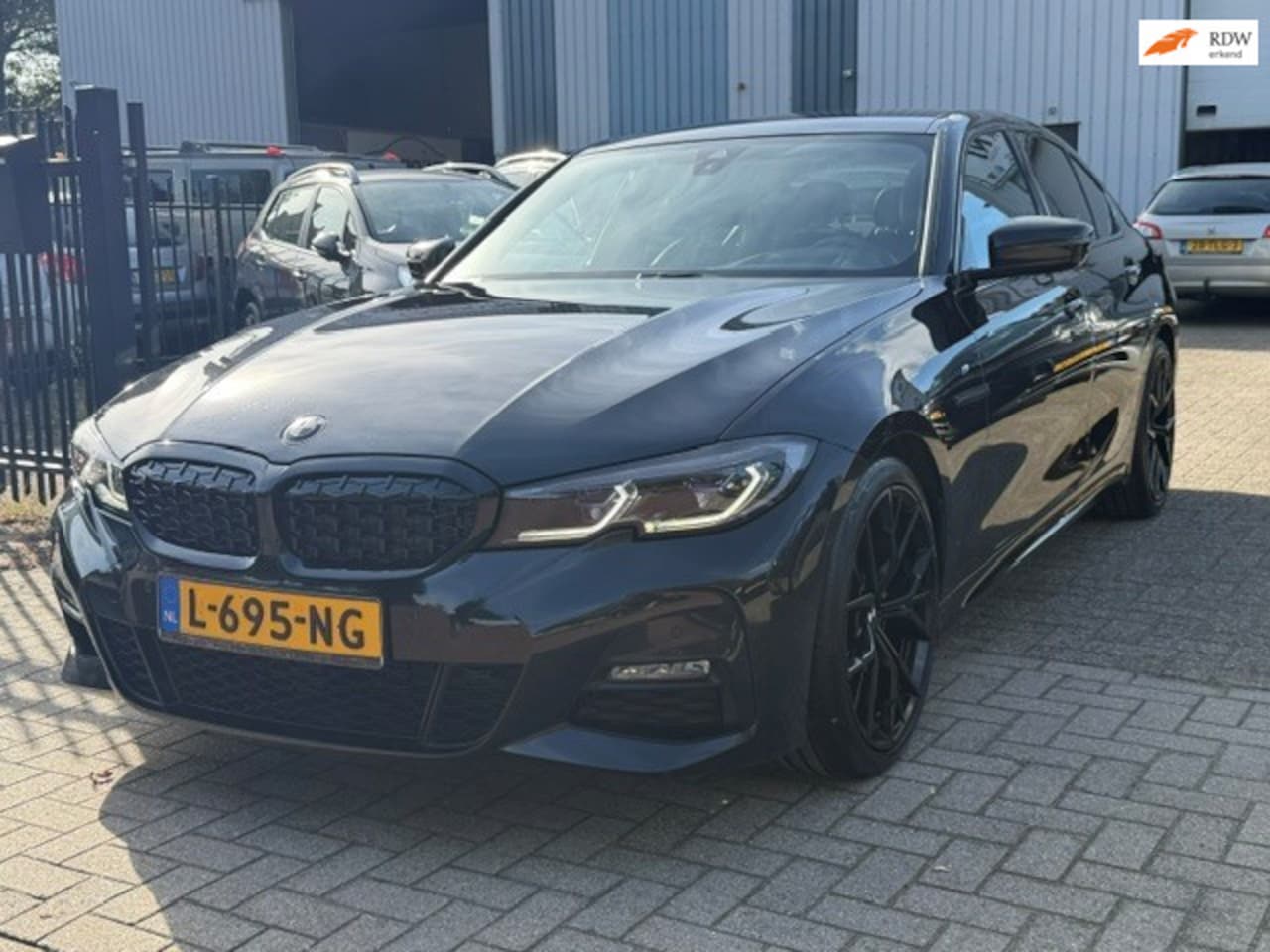 BMW 3-serie - 320d High Executive M Sport Keyless Laser Memory! - AutoWereld.nl