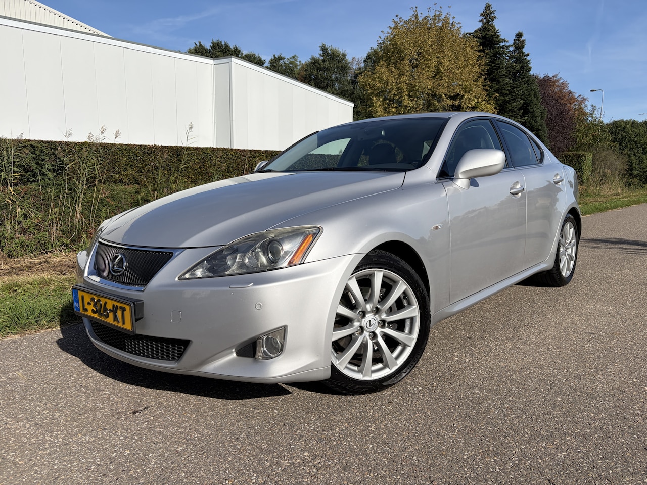 Lexus IS - 250 Business Luxury / AUTOMAAT / LEER / MEMORY / DEALER ONDERHOUDEN - AutoWereld.nl