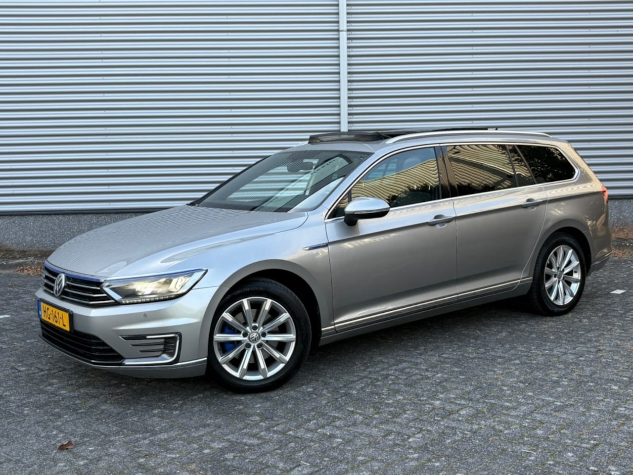 Volkswagen Passat Variant - 1.4 TSI GTE Highline PANO Camera Trekhaak ACC - AutoWereld.nl