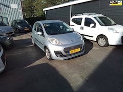 Peugeot 107 - 1.0 Active zeer Airco led. NL auto 73969 . NL Auto met nap km
