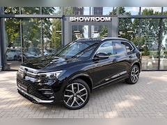 Volkswagen Tiguan - 1.5 eTSI R-Line Business PANO KEYLESS H&K