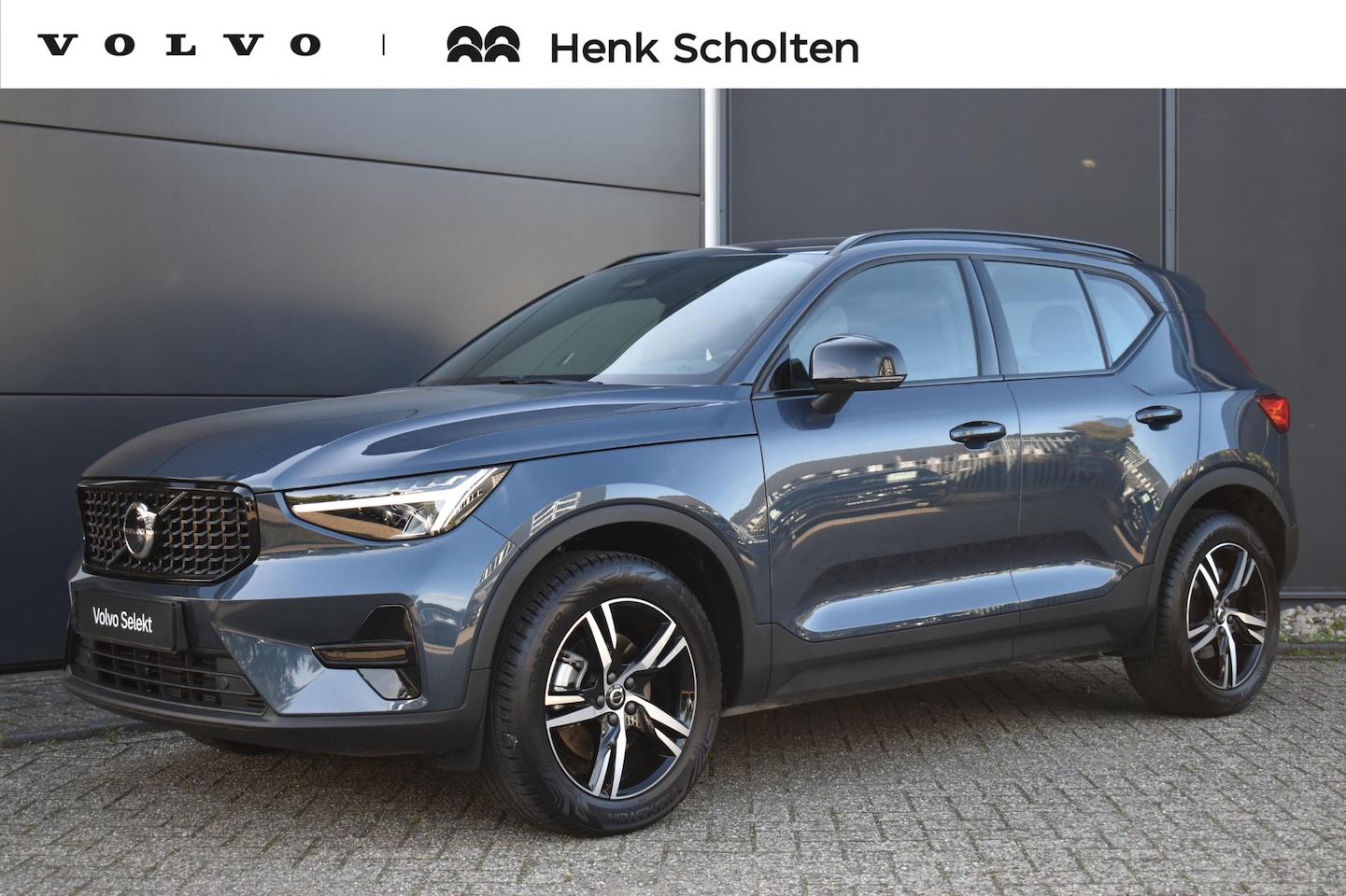 Volvo XC40 - B4 Plus Dark | Trekhaak | Verwarmbare voorstoelen, voorruit en stuurwiel | Premium audio b - AutoWereld.nl