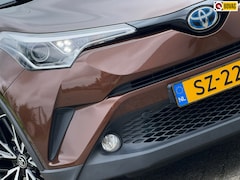 Toyota C-HR - 1.8 Hybrid Executive - Phantom Brown - Cruise/Carplay/Camera