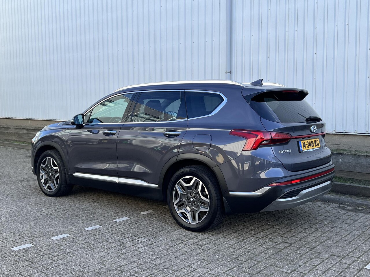 Hyundai Santa Fe - 1.6 T-GDI PHEV Premium Sky 7p. Leder / panoramadak / stoelverw./koeling / aut.parkeren - AutoWereld.nl