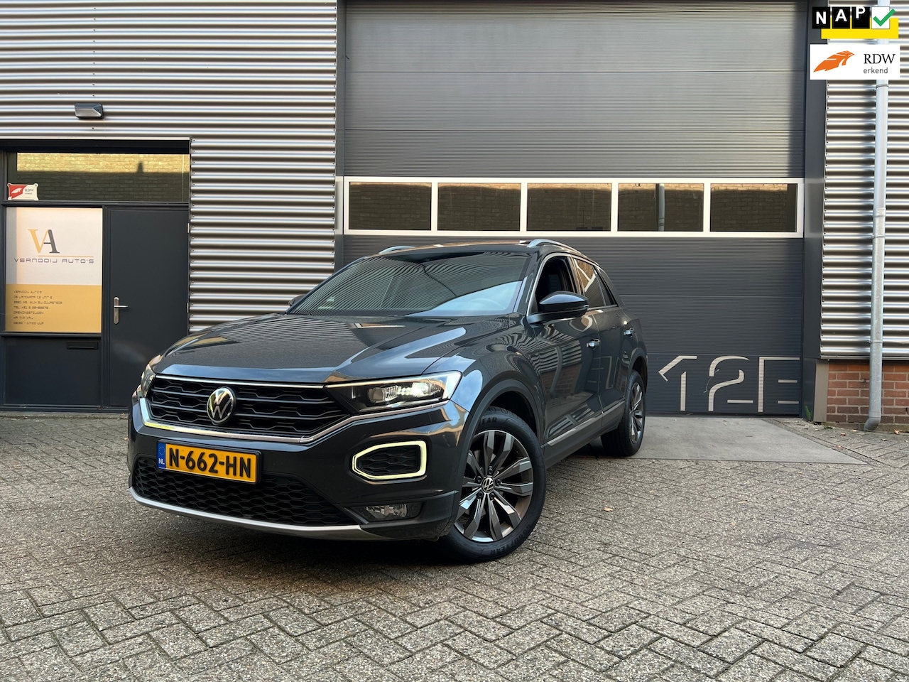 Volkswagen T-Roc - 1.5 TSI Sport Carplay Nette auto Rijklaar - AutoWereld.nl