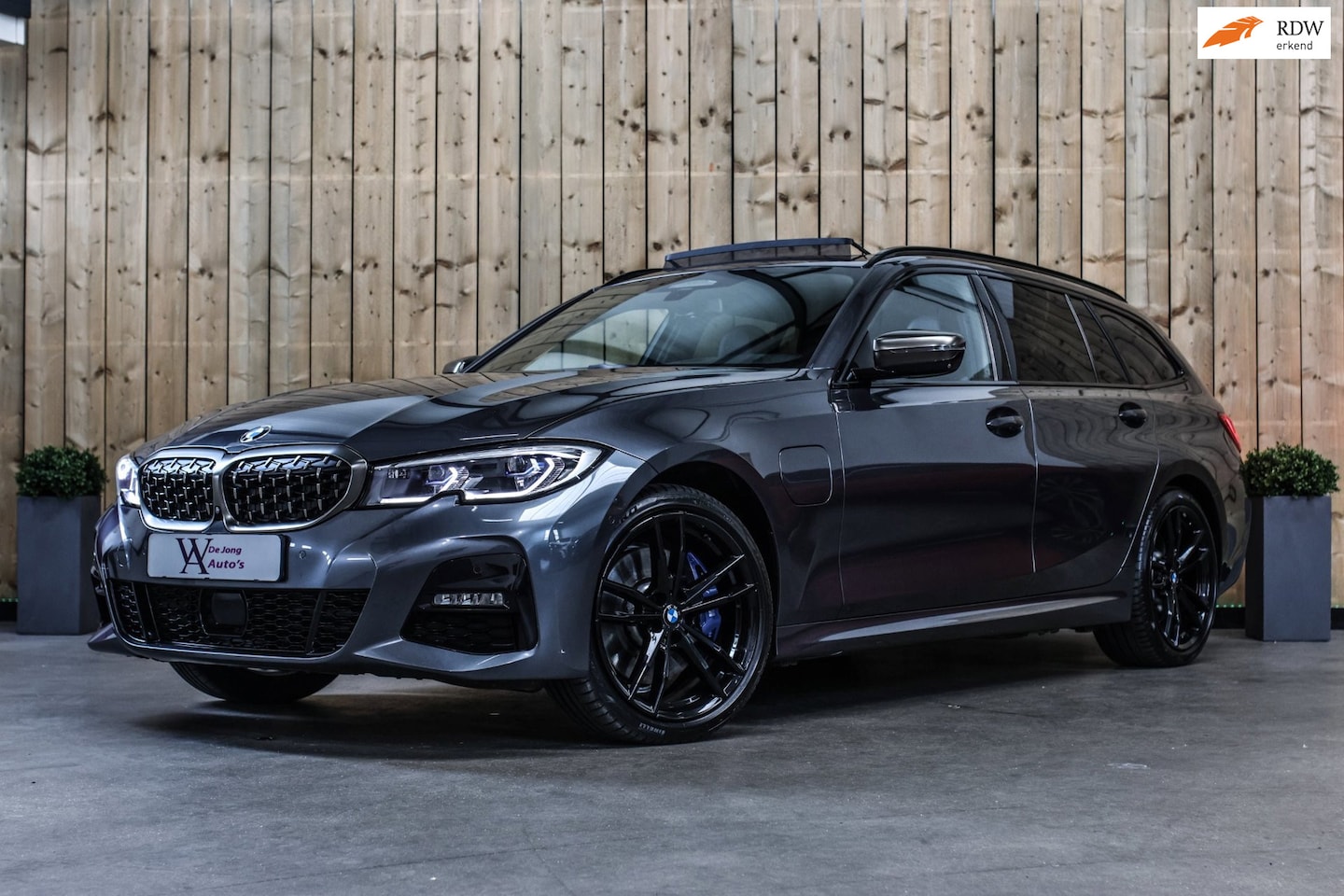 BMW 3-serie Touring - 330e xDrive M-Sport *Pano*H/K*360 Camera*Head-Up*Trekhaak* - AutoWereld.nl