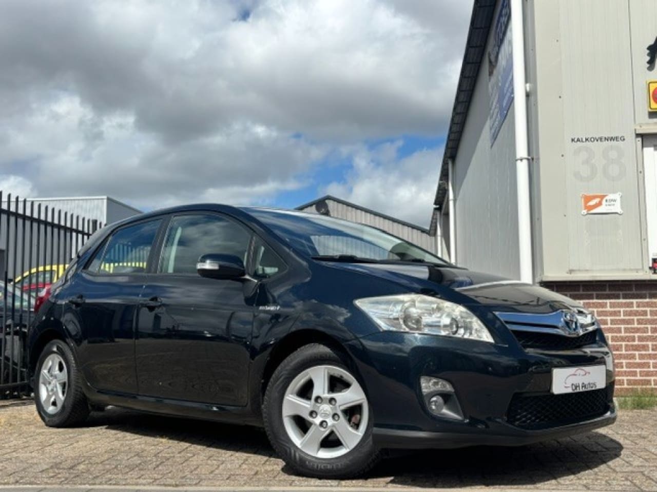 Toyota Auris - 1.8 FULL HYBRID LIM. - AutoWereld.nl