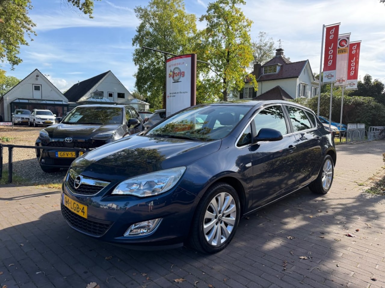 Opel Astra - 1.6 COSMO AUTOMAAT / AIRCO-ECC / CRUISE CTR. / HALF LEDER / ELEK. RAMEN / 17'' LM-VELGEN - AutoWereld.nl